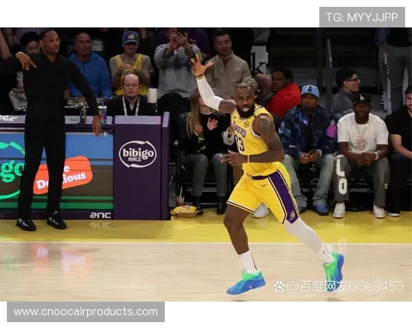 浓眉哥领衔湖人击败勇士 韦少与詹皇强势表现助球队豪取三连胜