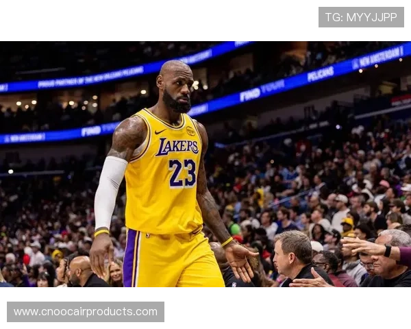 詹姆斯率湖人逆转勇士季后赛前景再起波澜联盟格局生变引发热议关注